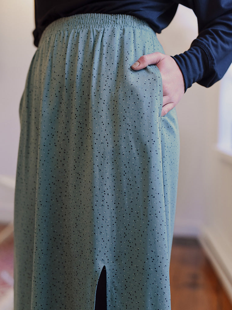Women's blue skirt with pockets